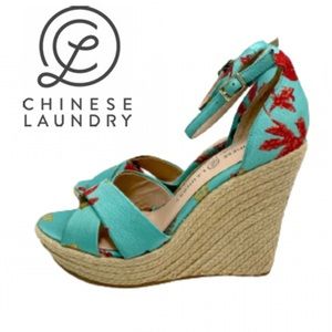 Chinese Laundry Morgan Wedge Sandals Size 7.5